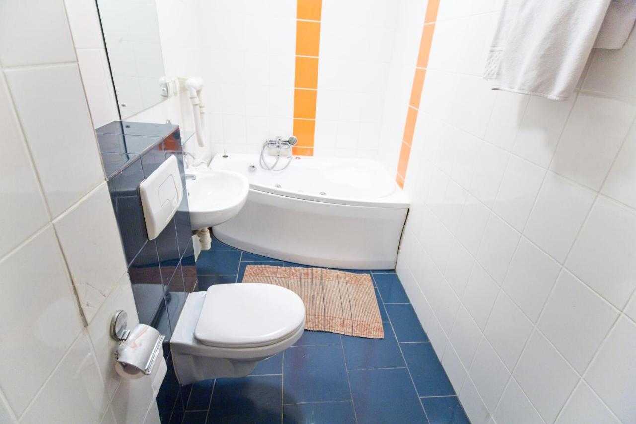 Hostel Malinowski City Gliwice Exteriör bild