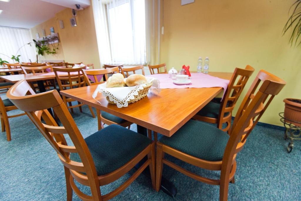 Hostel Malinowski City Gliwice Exteriör bild